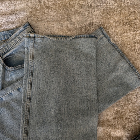 Low Rise 90s Jean - Picture 3 of 3